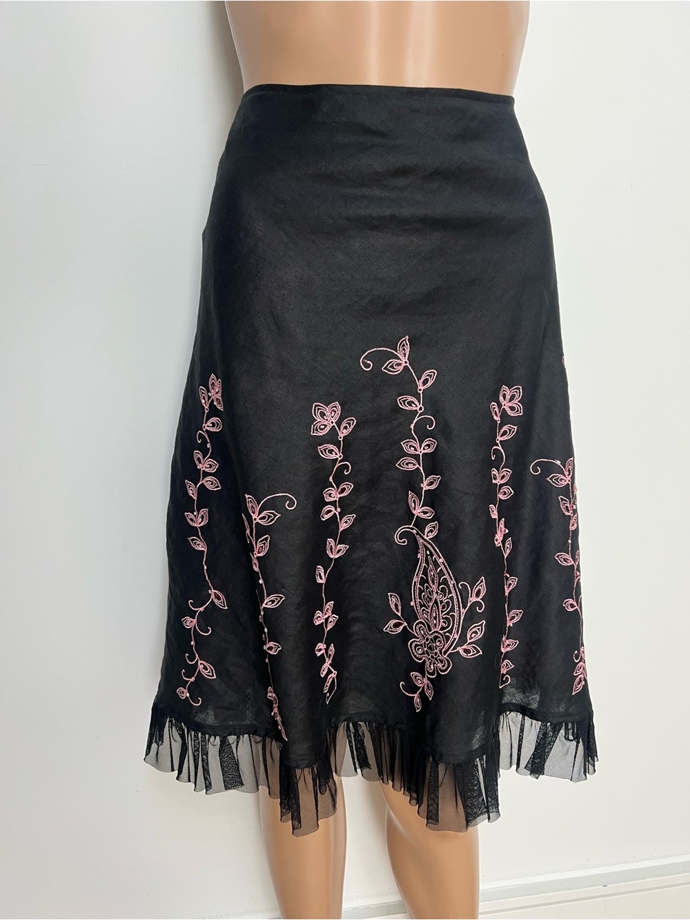 Anne Carson Black A-Line Skirt with Pink Embroidery